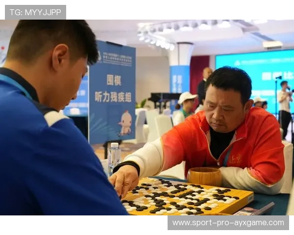 围棋公开赛出现新锐冲击，多场比赛走势复杂