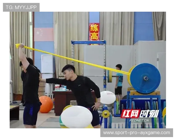 举重选手参加公益力量课程提升社会互动，举重参加项目